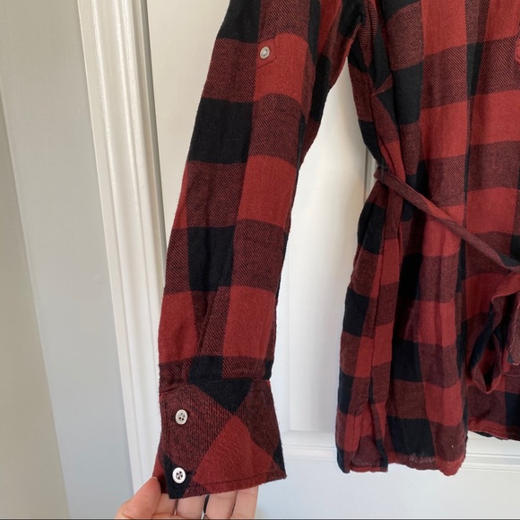💋SOLD💋Liz Lange Maternity Red Plaid Long Sleeve Top LG - Picture 4 of 6